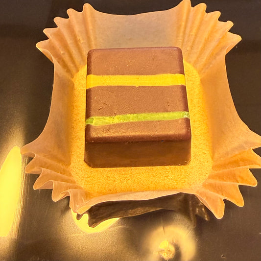 Pistachio & Passion Fruit  Maracuya